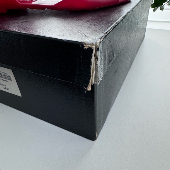 Gorgeous authentic Chanel Camellia jelly sandals size 36. Good condition! - Picture 4 of 7